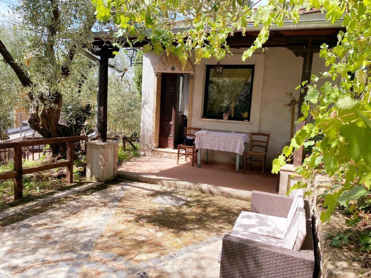 Villa Casale L'Antica Mola à Castel Madama Extérieur photo