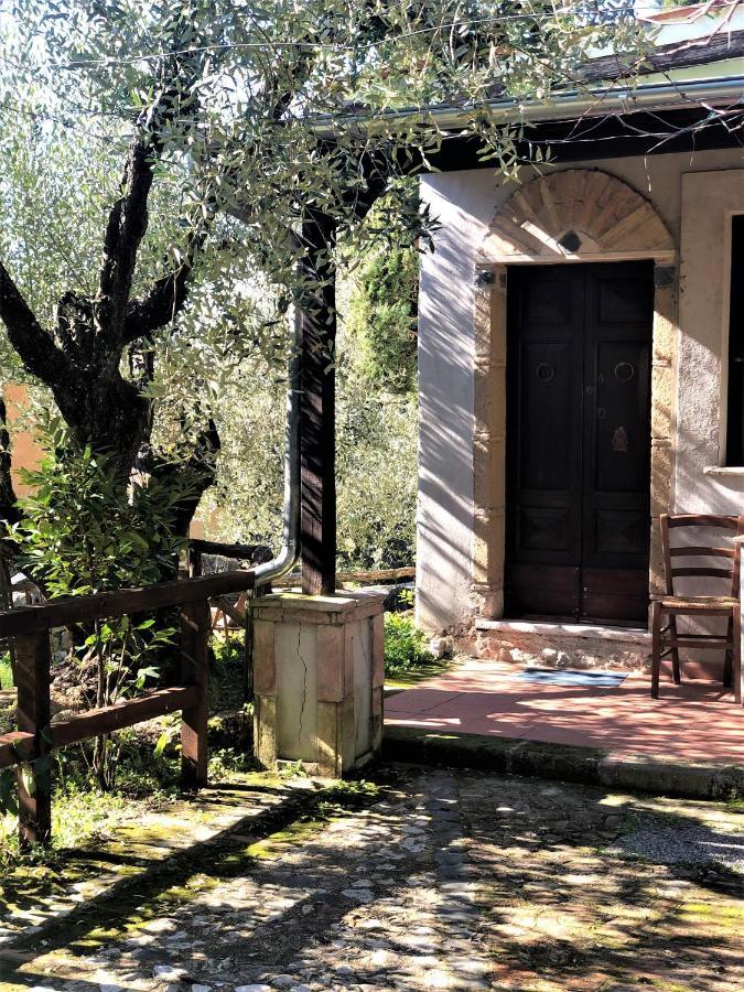Villa Casale L'Antica Mola à Castel Madama Extérieur photo